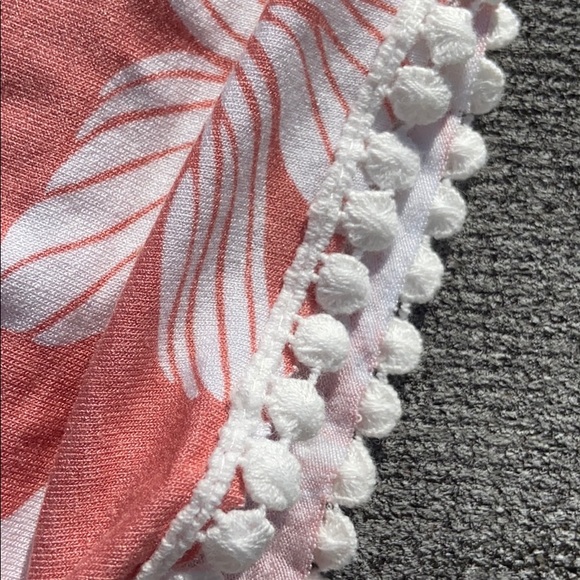 ☀️ Leaf Patterned Tank Top - Picture 3 of 4